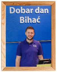 Aldin arbejder som salgsassistent i JYSK Bihac
