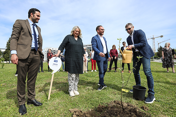 JYSK Croatia inaugurates new urban orchard