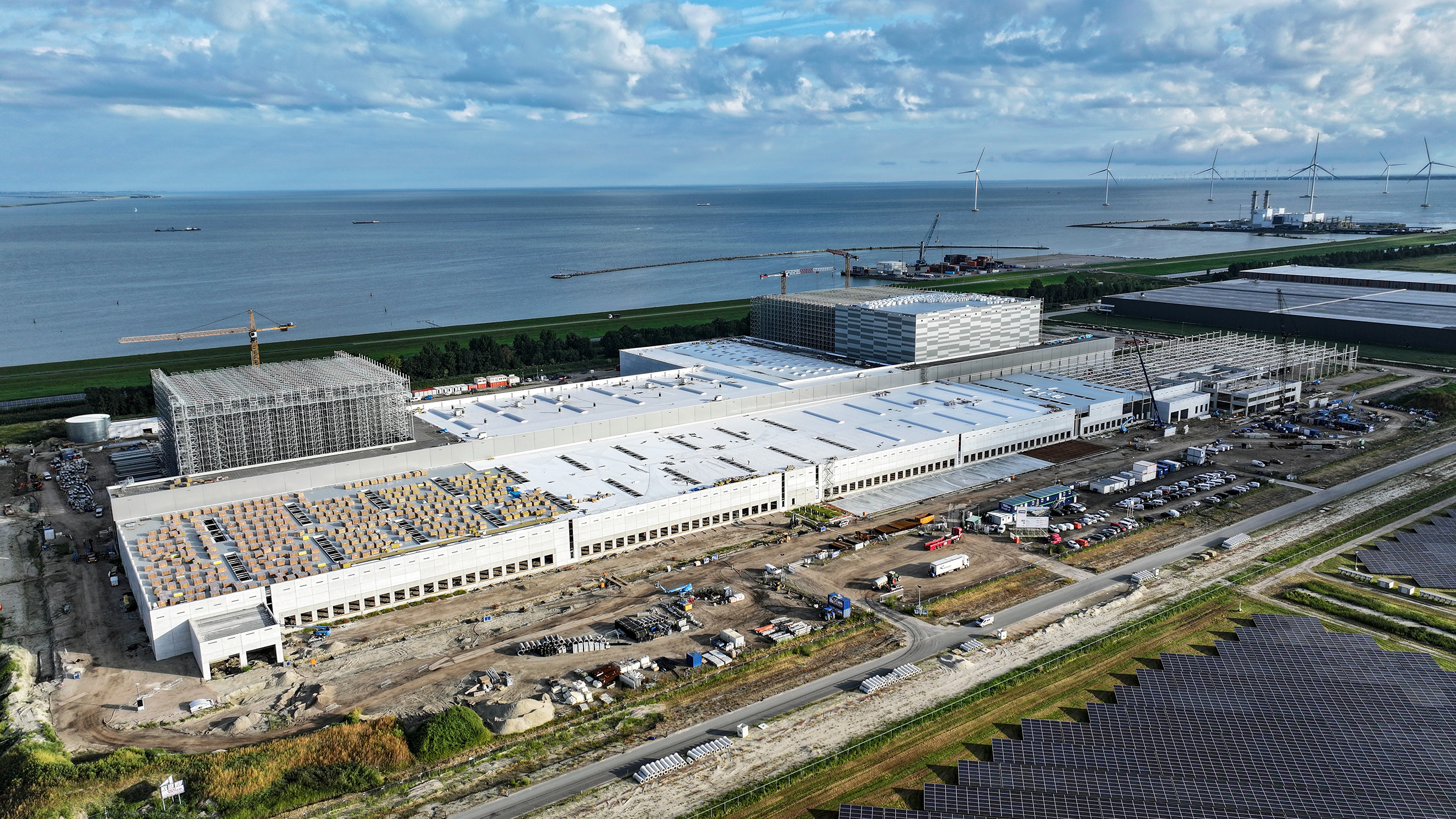 A previsão é que o DC Lelystad esteja totalmente operacional em 2027.