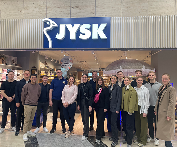 JYSK graduates visit store in Budapest