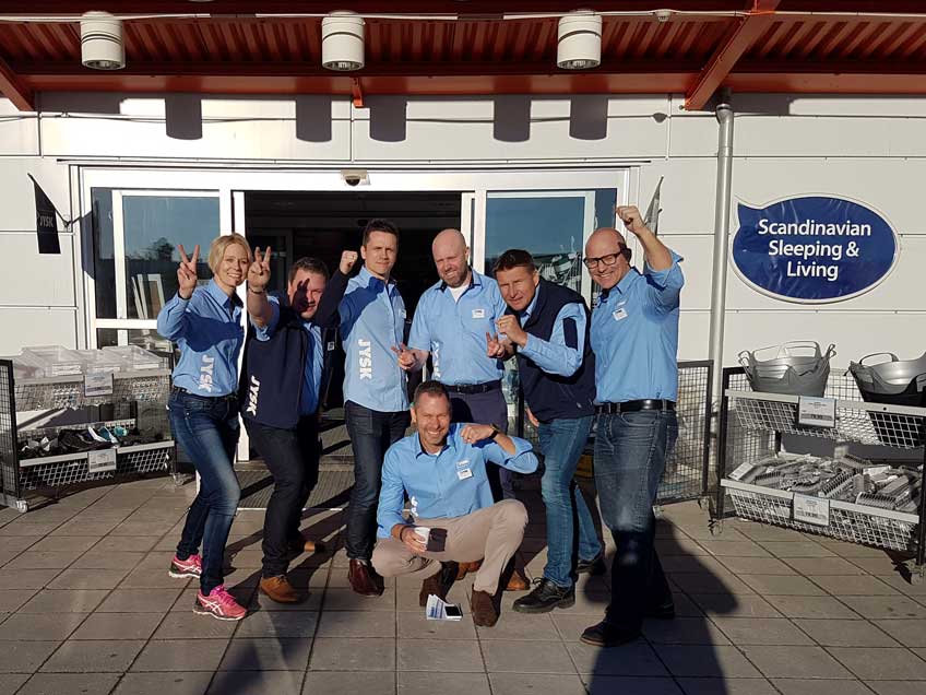 Шведският регионален мениджърски екип в магазина в Лана