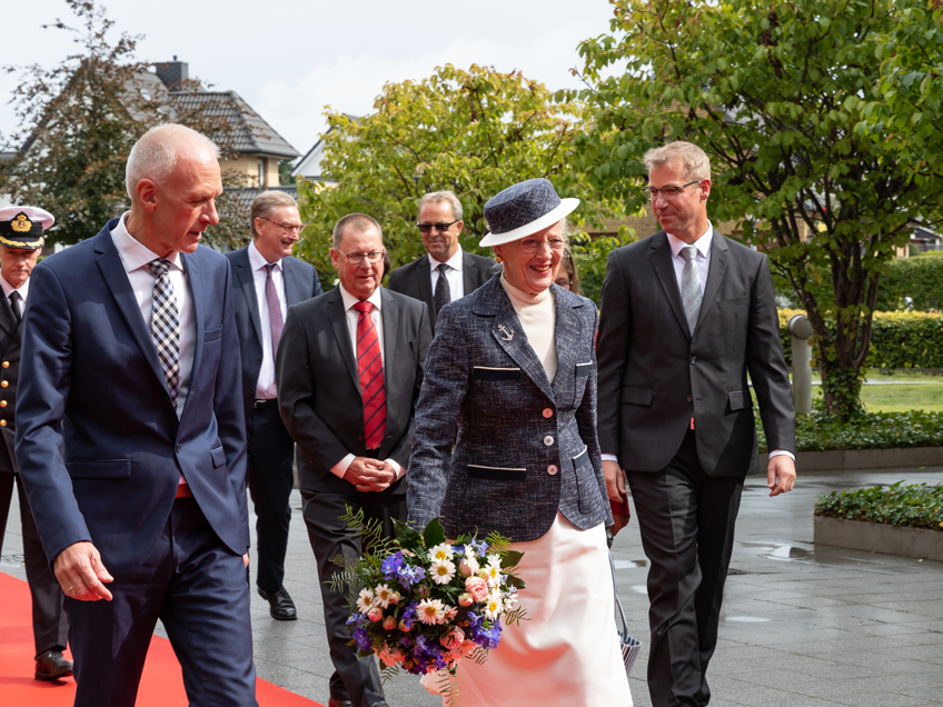 Queen arrives at JYSK in Handewitt