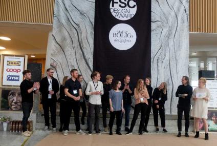 Vinderen af FSC Design Award 2017 udråbes blnadt de ti finalister, som er kaldt på scenen.  