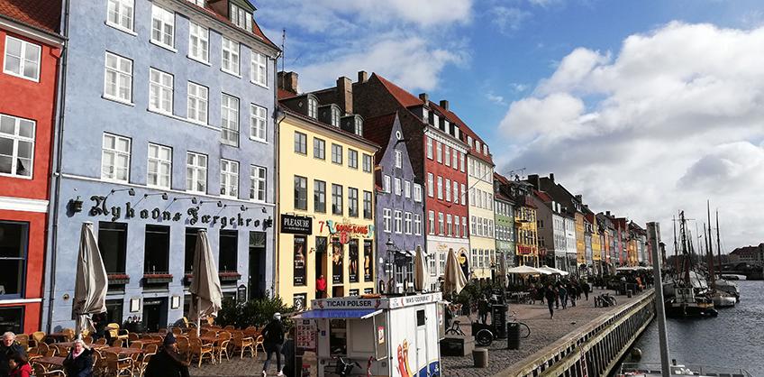 Clădirile colorate de pe Nyhavn