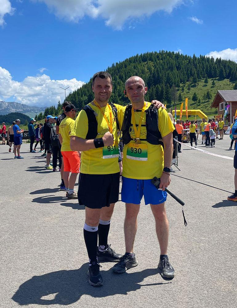 Liviu Apreotesei (District Manager) și Raul Ardelean (Retail Manager) la DHL Carpathian Marathon