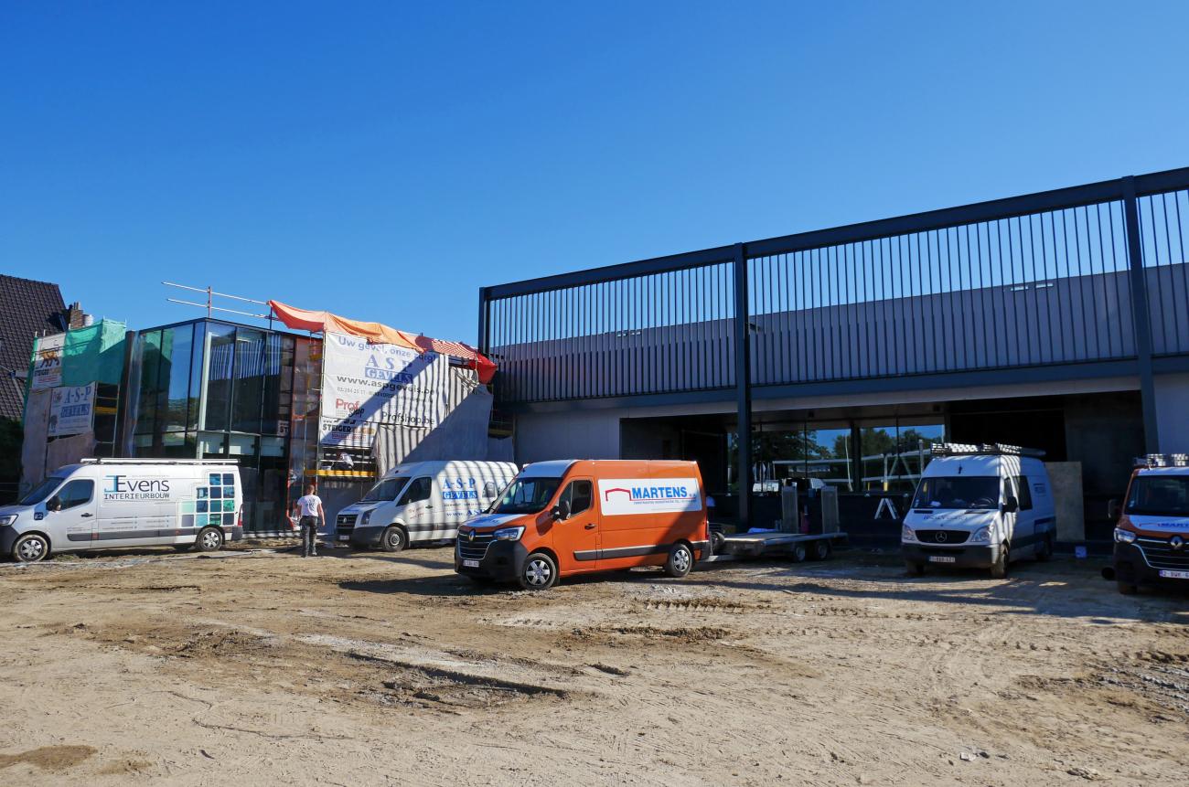 The new store and head office in Schoten