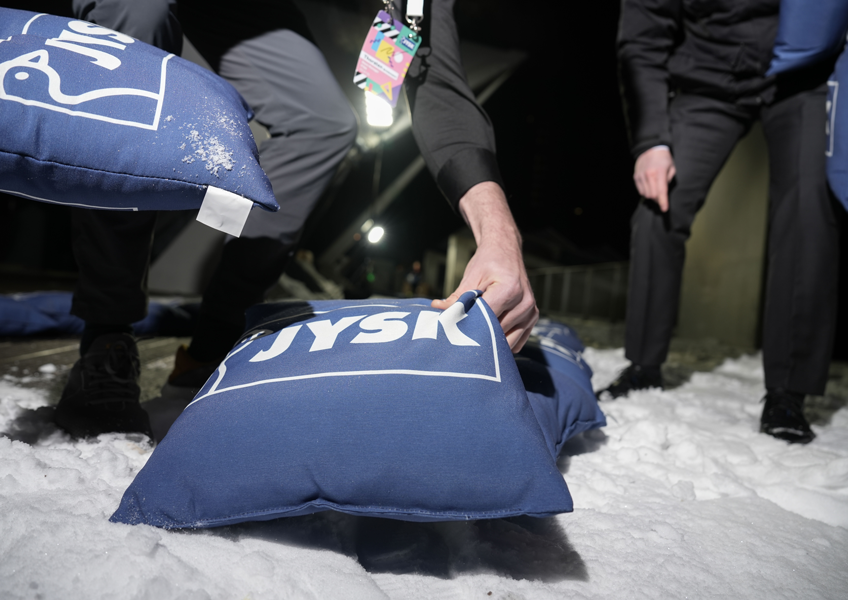 JYSK's very own pillows for the record attempt