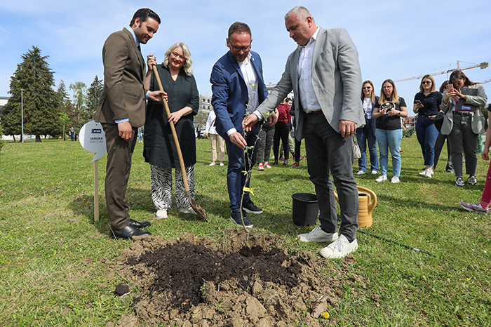 JYSK Croatia inaugurates new urban orchard
