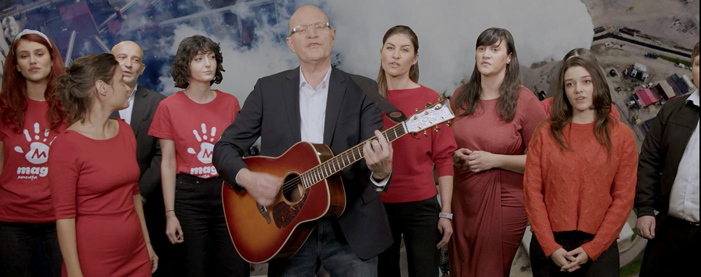 Romanian colleagues sing in Christmas video from Danish Embassy