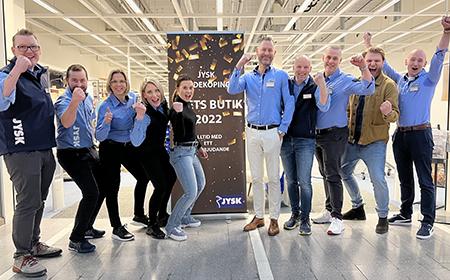 Management Teamet tillsammans med delar av teamet i Löddeköpinge innan ledningsgruppen tog över butiken för dagen.