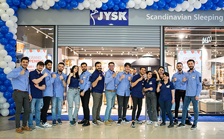 JYSK team in front of first store in Türkiye